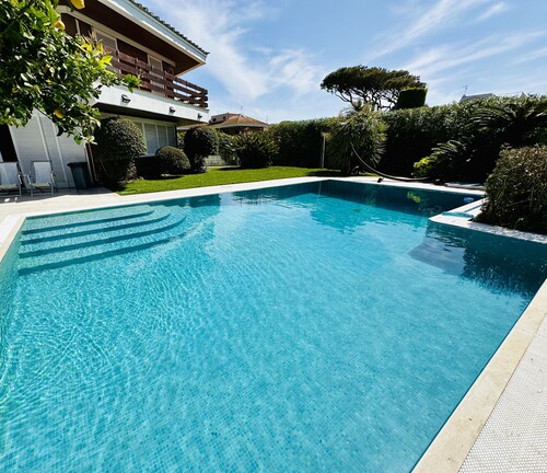Luxury villa a few meters from the sea, whirlpool and private swimming pool