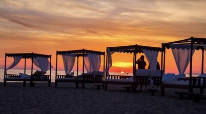 Luxury villa a few meters from the sea, whirlpool and private swimming pool