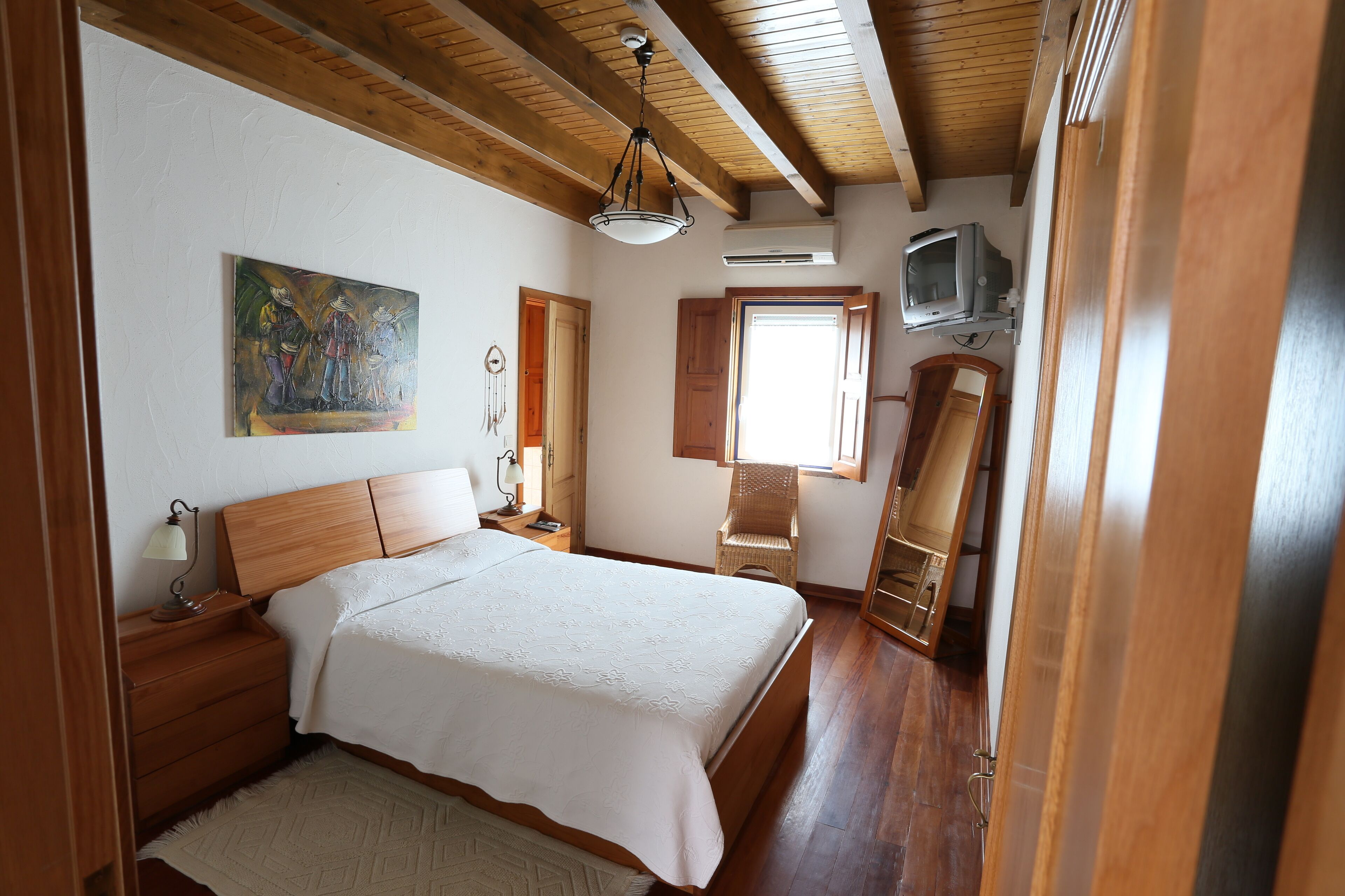 A Palhota - Ideal for families with swimming pool, private parking and free wifi