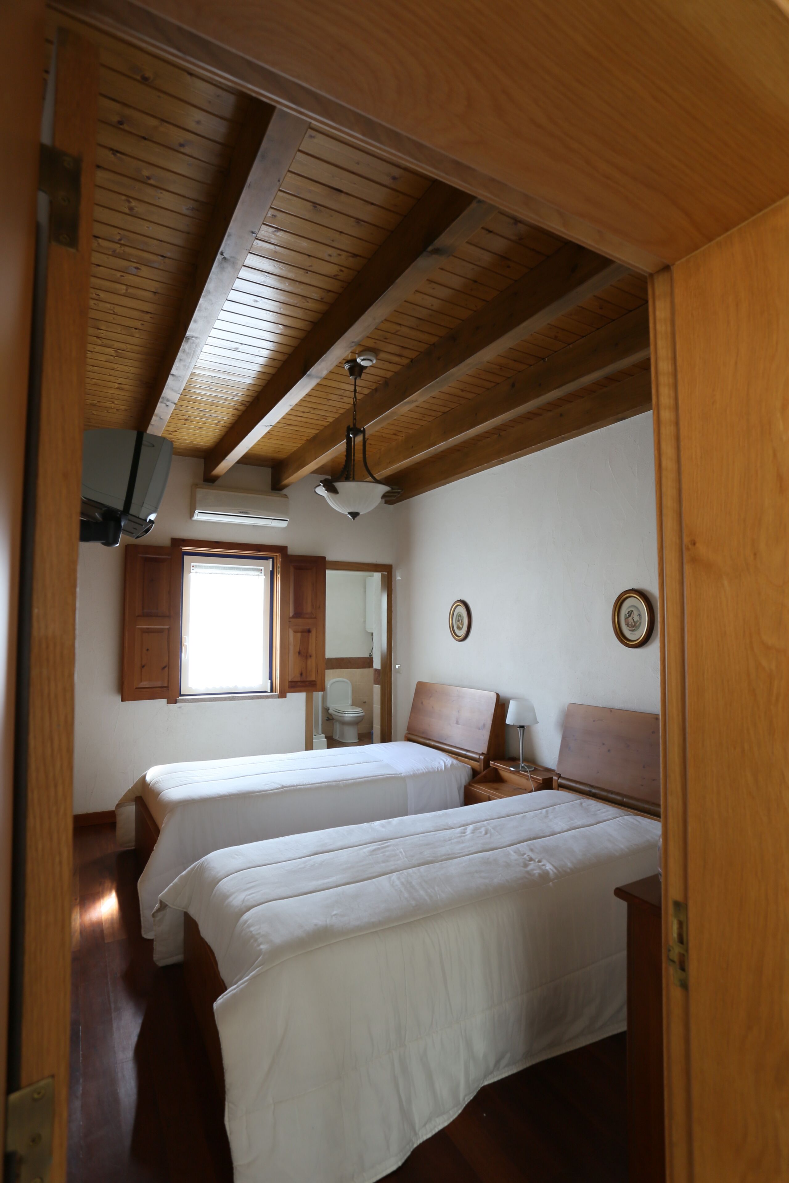 A Palhota - Ideal for families with swimming pool, private parking and free wifi