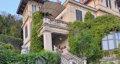 Maison de 6 chambres avec piscine chauffée et vue imprenable dans le Luberon.