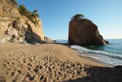 Holiday Home with beautiful sea and mountain view for 8-9 persons. Private Pool