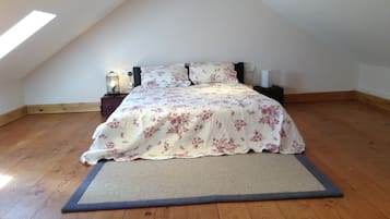 7 habitaciones, tabla de planchar con plancha y cuna de viaje