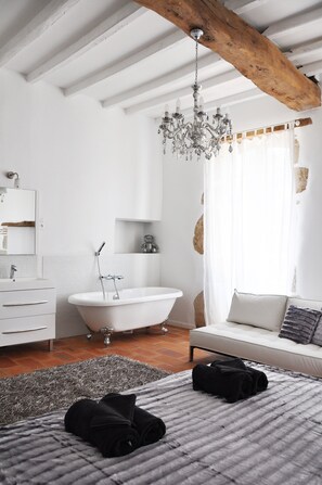 5 chambres, fer et planche Ă repasser, Wi-Fi gratuit, draps fournis