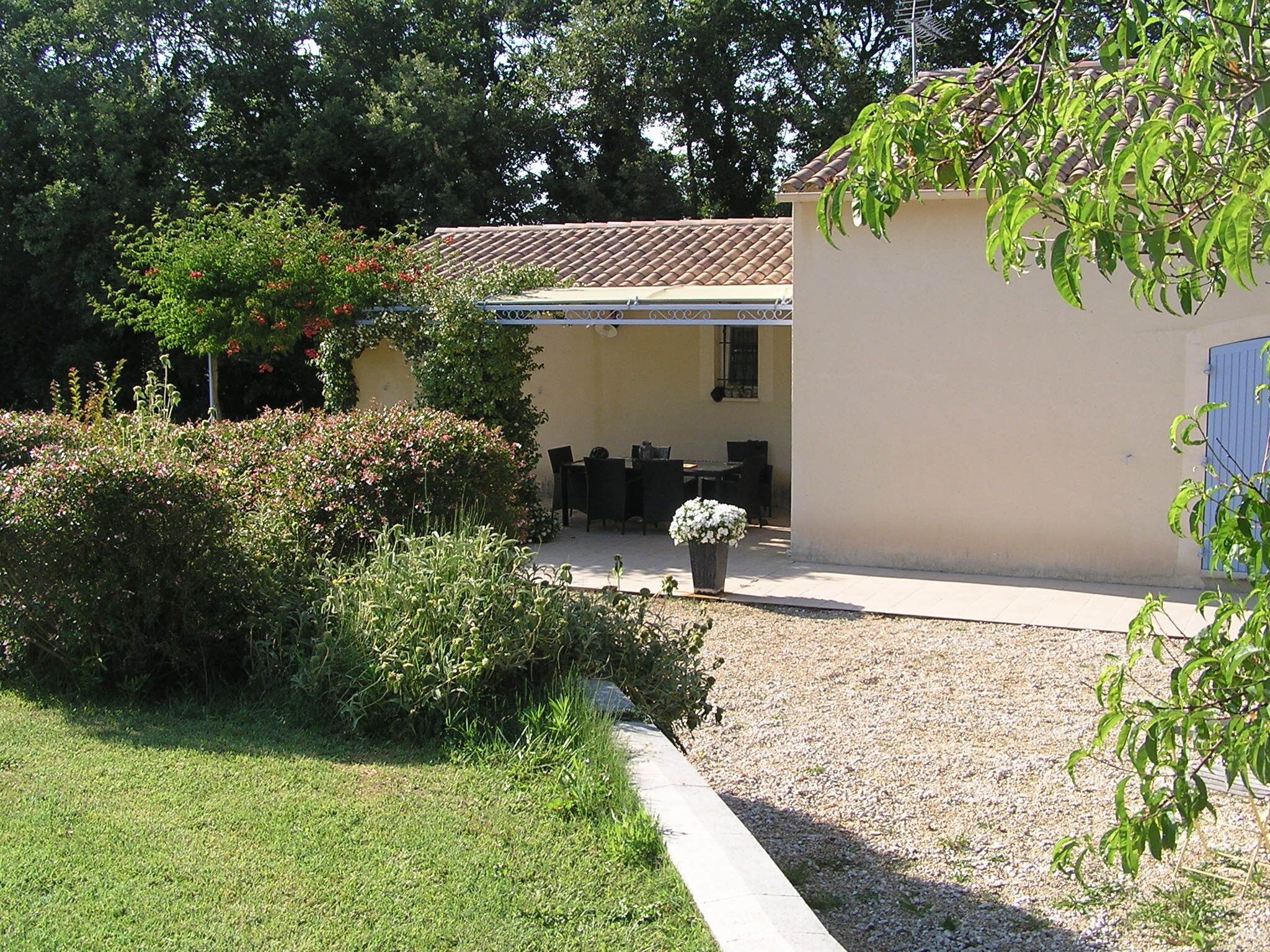 house with garden in the heart of the luberon