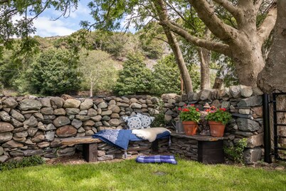 Hen Stabl: una encantadora conversión de establos de personajes de piedra del siglo XVIII