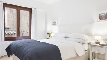 2 slaapkamers, een strijkplank/strijkijzer, reisbedje, gratis wifi