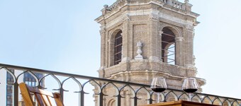 Apartment with views in historical centre