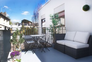 Outdoor dining - Sidmouth apartment perfect for beach and town (Sidmouth)