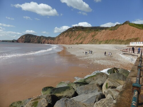 Sidmouth apartment perfect for beach and town