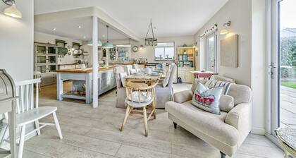 Ferienhaus-Familie-Eigenes Badezimmer-Gartenblick-Lumiere