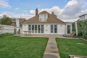 Exterior - Lumiere - West Wittering (West Wittering, West Sussex)