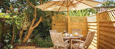 屋外ダイニングエリア