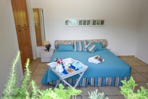 4 bedrooms, iron/ironing board, Internet, bed sheets