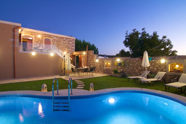 Outdoor pool - Blue Paradise villa With Pool And Jacuzzi For 5 People (rethymno)