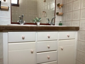 Hair dryer, towels, soap - fully equipped studio independent entrance in beautiful villa (Le Gosier)