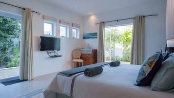 2 bedrooms, iron/ironing board, travel cot, free WiFi