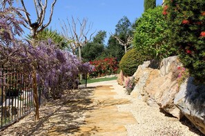 Property grounds - Hillside villa, magnificent views, heated private pool, short walk to village (Calonge)