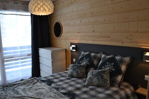 2 bedrooms, iron/ironing board, travel cot, free WiFi - Le Génépiste, Tignes Le Lac, Apartment 3*, 3 rooms, 50 m2 (Tignes)