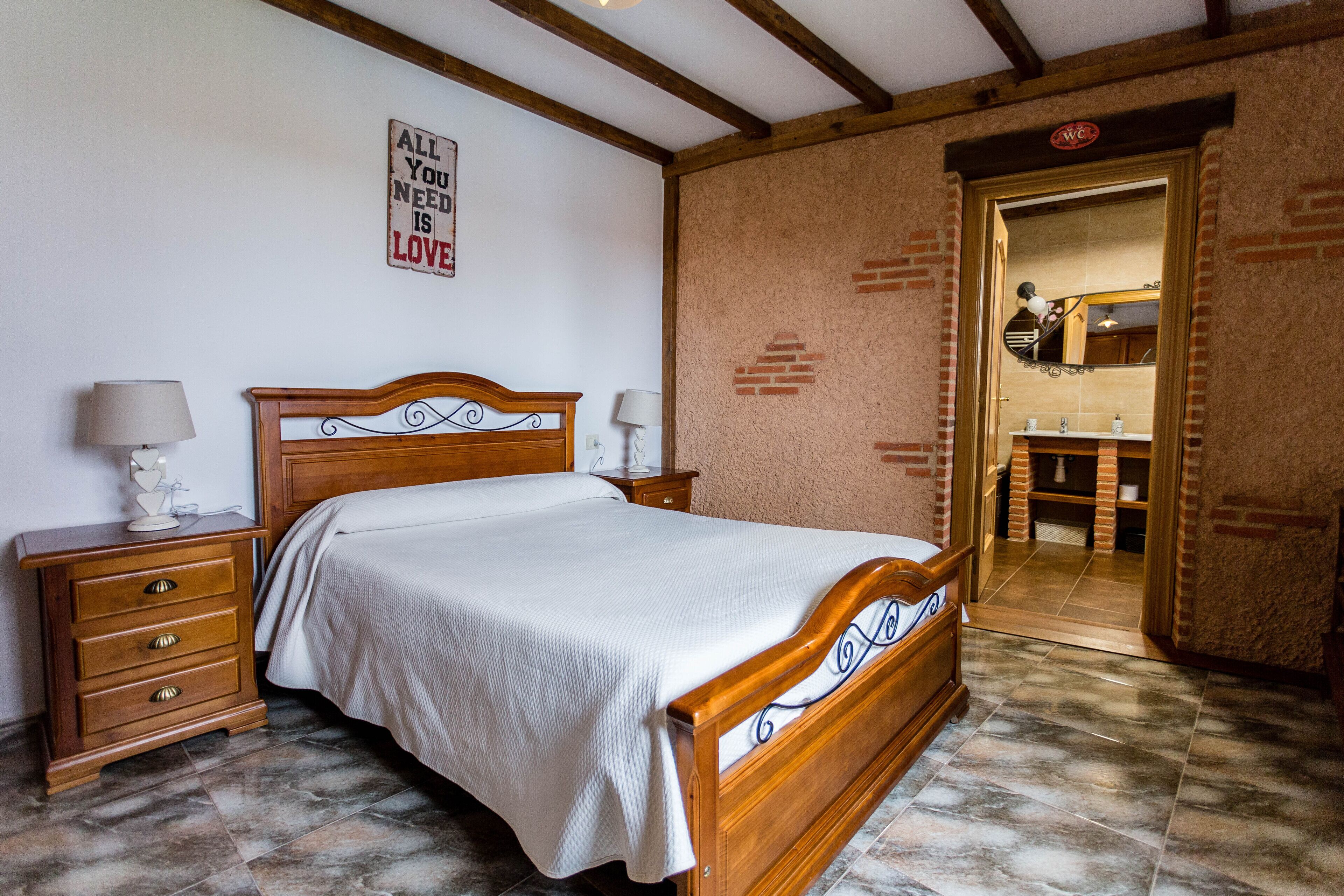 Rural house Casa Salva, up to 16 people (groups) private pool and garden