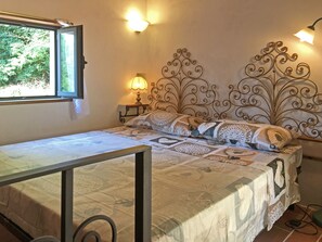 2 makuuhuonetta, silitysrauta/-lauta, Wi-Fi, vuodevaatteet