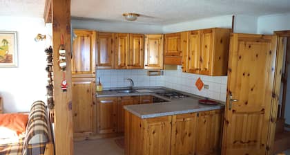 Rustic mountain house + dehors