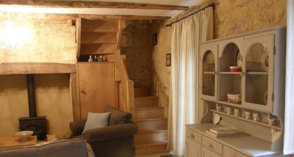 Jardiniers Cottage situado en una zona tranquila a las afueras de la aldea