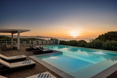Villa La Bitta: private pool near the sea