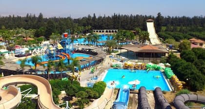Theseus Village 2-Bett-Apartment mit beneidenswerten Lage am Gemeinschaftspool