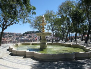 Property grounds - Charming & Chic 120 sqm apartment in historic area (Chiado & Bairro Alto) (Lisbon)