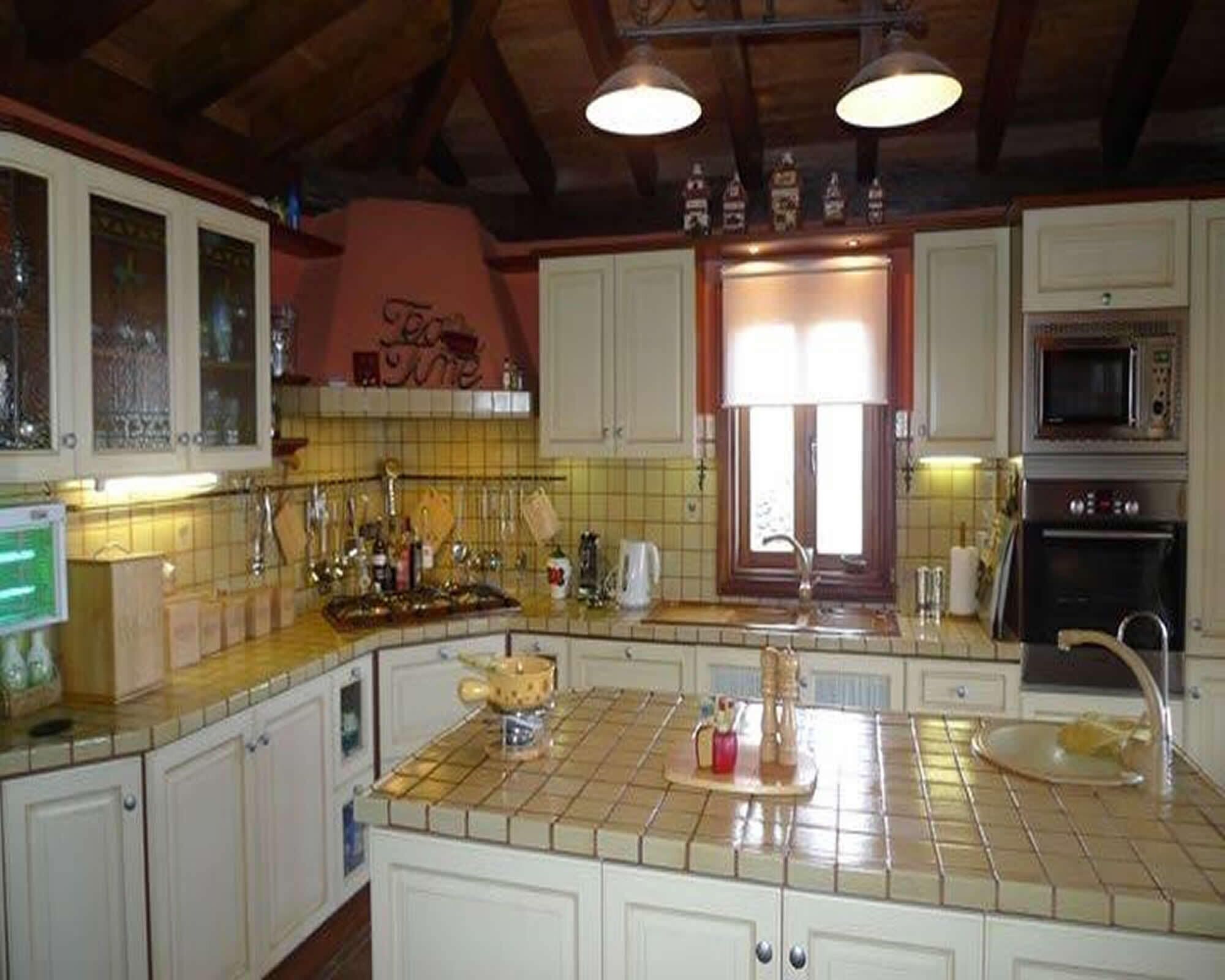 Piscina climatizada, bañera de hidromasaje, bar / sala de juegos, gimnasio, cueva, WiFi gratuito, 5 camas con 5 baños