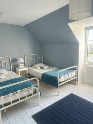 3 habitaciones, tabla de planchar con plancha y wifi gratis