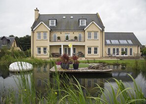 Exterior - Full Size Snooker Table, Log Fire, Tesco Delivers -Bliss! 5 bedroom all en-suite (Archerfield)