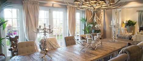 تناول الطعام