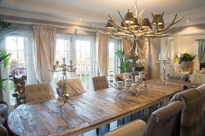 Full Size Snooker Table, Log Fire, Tesco Delivers -Bliss! 5 bedroom all en-suite