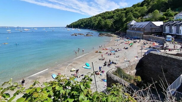 A beach with boats, people, and buildings. - The Crow's Nest - A Cosy Village Cottage with Stunning Sea Views (Cawsand)