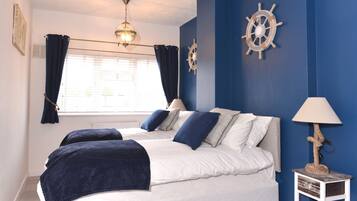 3 bedrooms, iron/ironing board, WiFi, bed sheets