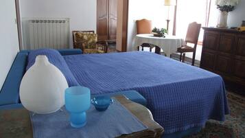 1 chambre, fer et planche Ă repasser, Wi-Fi gratuit, draps fournis