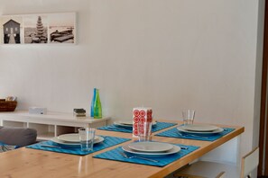 Dining - Odeceixe Valley House. Minutes from the beach. Two rooms and a Lounge Rooftop. (Odeceixe)