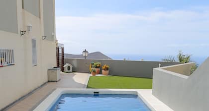 Ein Haus mit herrlichem Blick auf Teneriffa, La Gomera und den Sonnenuntergang