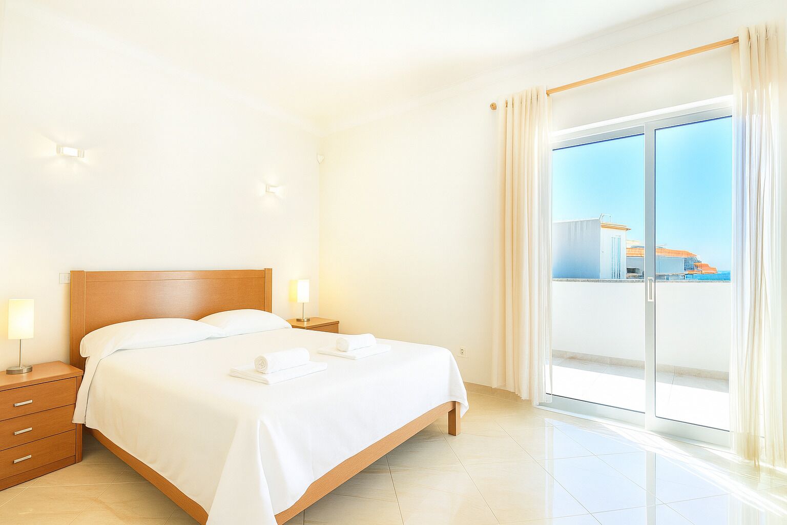 4 quartos, cofres nos quartos, ferros/tábuas de passar roupa