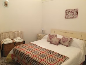 3 chambres, fer et planche à repasser, lit de bébé portatif, Wi-Fi