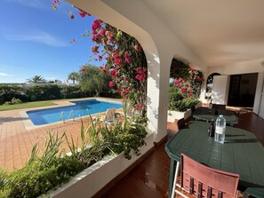 Pool - 3 bedroom Villa, Private Pool, Private Location. Close to Guia, Near Albufeira Beaches & Old Town. (Guia)