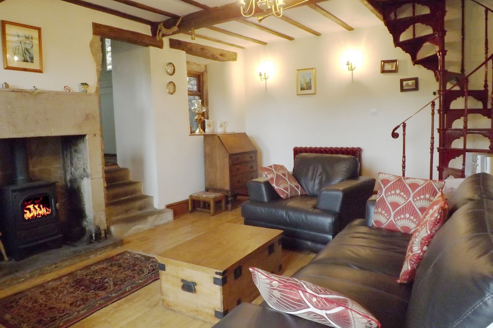 Stunning views. Wifi. Pets welcome. Five star rating on Trip Advisor