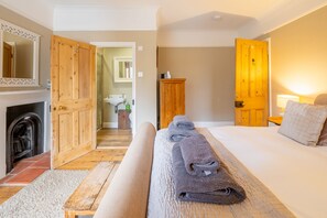 3 bedrooms, internet, bed sheets - The Constable's House, Wells-next-the-Sea, Norfolk (Wells-next-the-Sea)