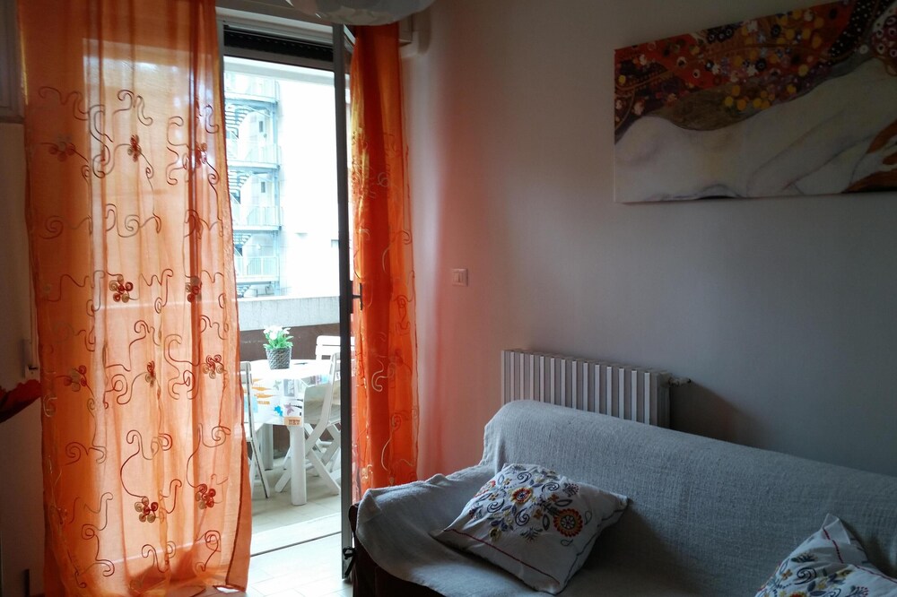 Splendido appartamento a 50 mt dal mare con posto auto riservato
