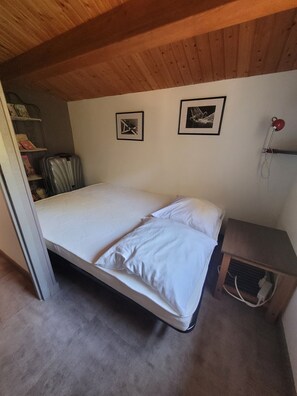 4 slaapkamers, een strijkplank/strijkijzer, gratis wifi