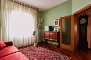 TV, books