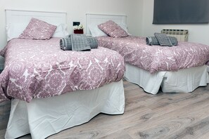 2 Schlafzimmer, Bügeleisen/Bügelbrett, WLAN, Bettwäsche