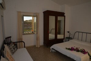 4 Schlafzimmer, Bügeleisen/Bügelbrett, Reisekinderbett, WLAN